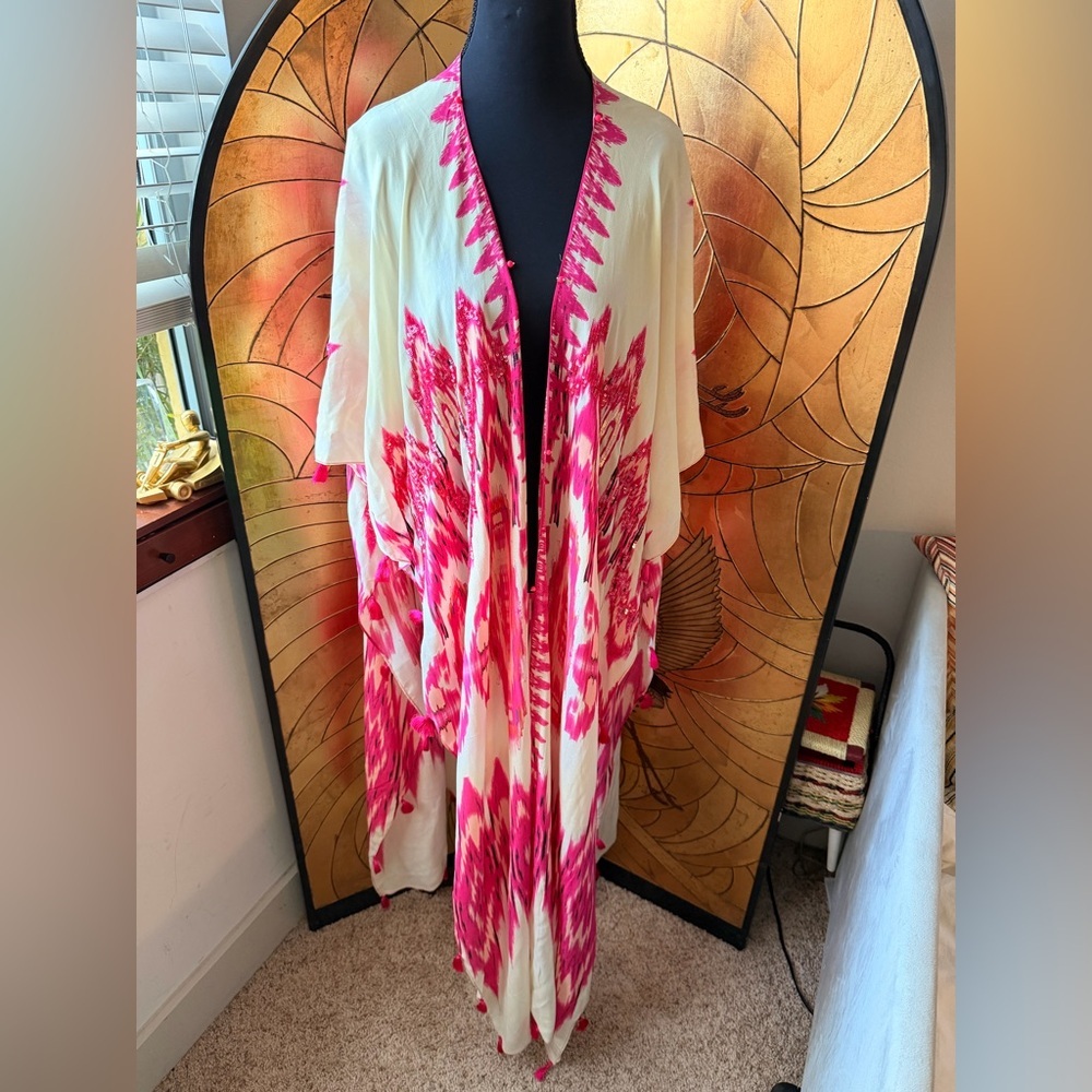 HEMANT & NANDITA Pink and Cream Printed sequin fringe tassel Kimono - Picture 1 of 10